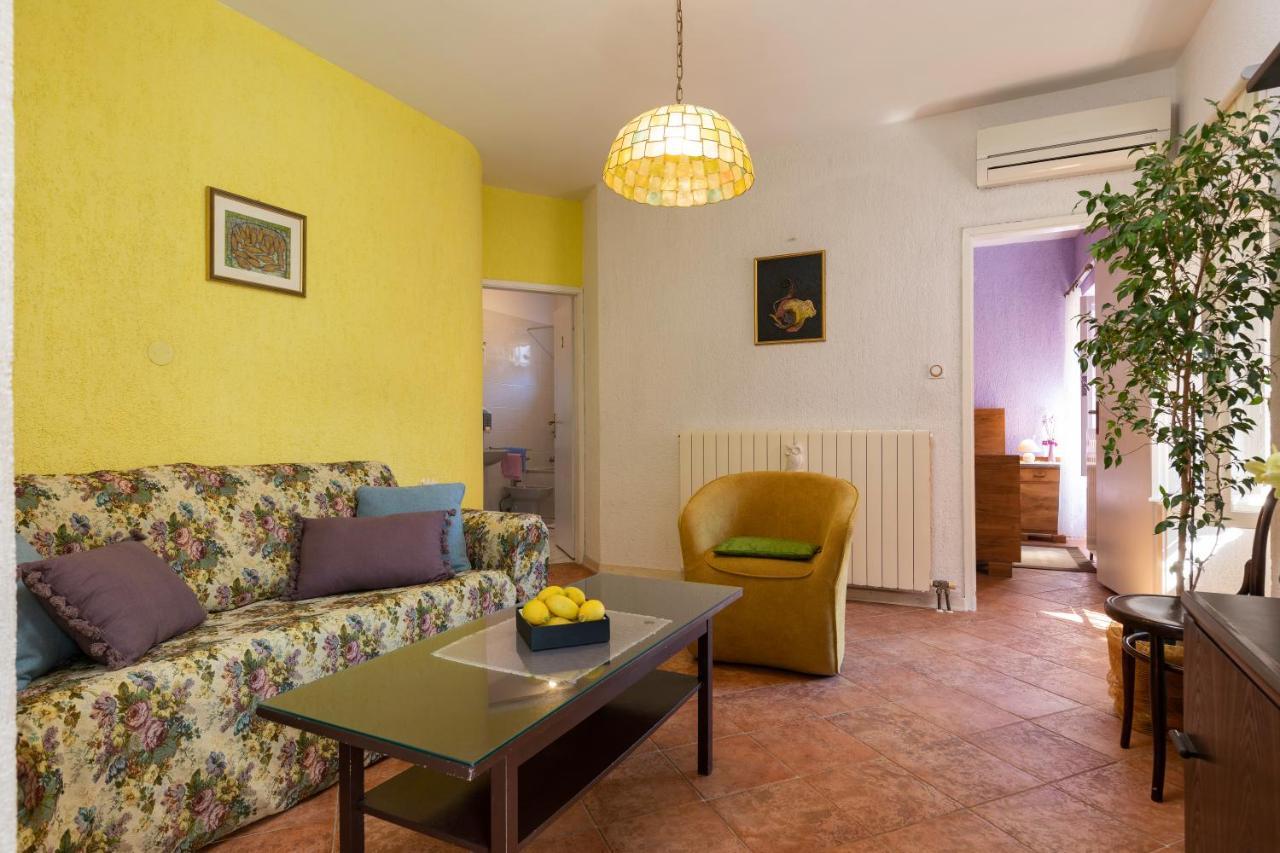 Apartment Below The Stars Rovinj Exterior photo