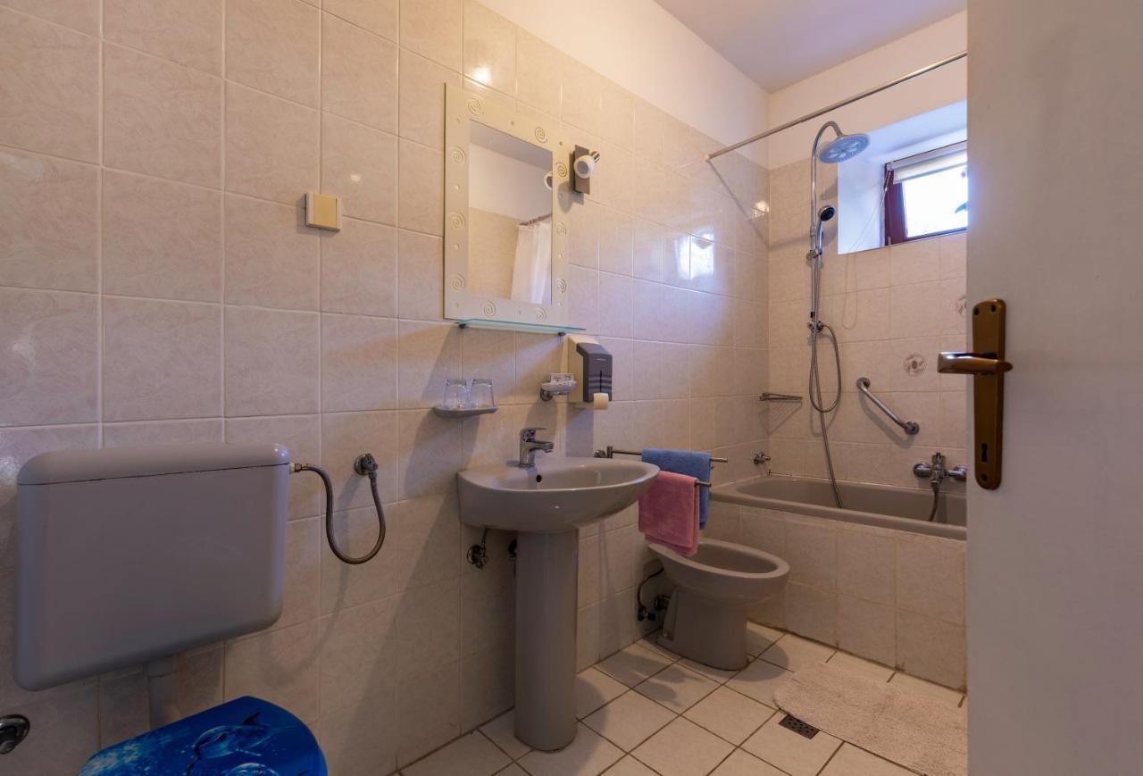 Apartment Below The Stars Rovinj Exterior photo